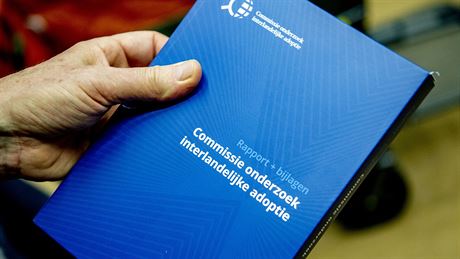 Zpráva vládní komise, která v Nizozemsku odhalila pípady krádee a nákupu dtí...