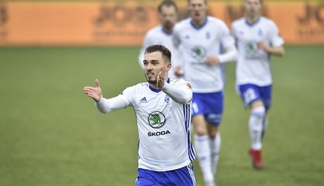 Tomá Ladra z Mladé Boleslavi se raduje z gólu v zápase s Olomoucí.