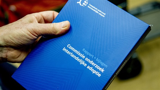 Zpráva vládní komise, která v Nizozemsku odhalila pípady krádee a nákupu dtí...