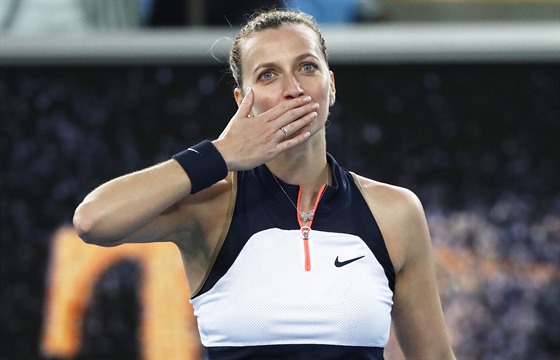 Petra Kvitová slaví postup do druhého kola Australian Open.