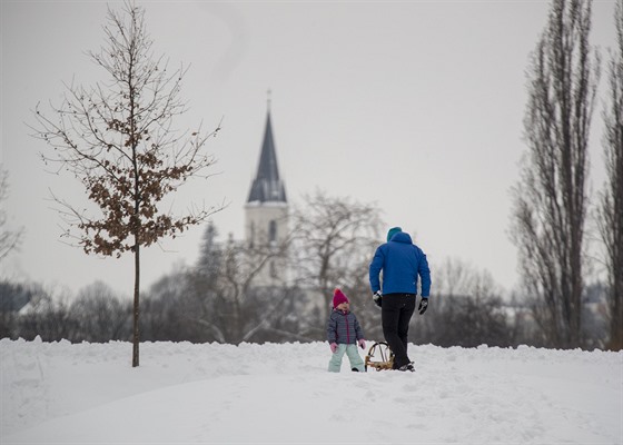 Napadlý sníh potrápil i obyvatele praských tvrtí Stodlky a Luiny. (8. února...