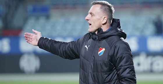 Ostravský trenér Luboš Kozel během utkání v Českých Budějovicích.