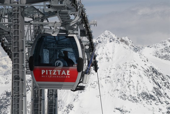 Vý u to prost nejde. Pesn 3440 metr nad moem je horní stanice lanovky,...