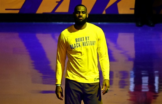 LeBron James z Los Angeles Lakers se soustředí na zápas s Denver Nuggets.