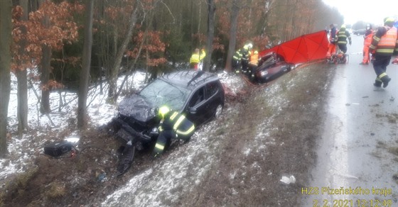 Jedna z tragických nehod v Plzeňském kraji v roce 2021. Při čelním střetu dvou vozidel zemřel pětačtyřicetiletý řidič. 