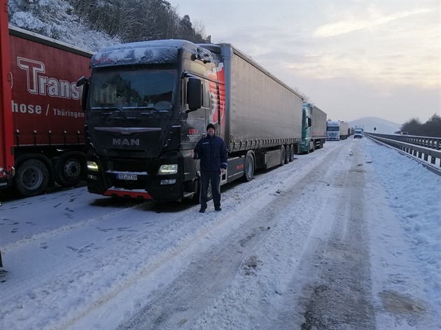V Německu se razantně zvýšilo mýtné, některým českým dopravcům tak prý hrozí bankrot. Pomůže vlak?