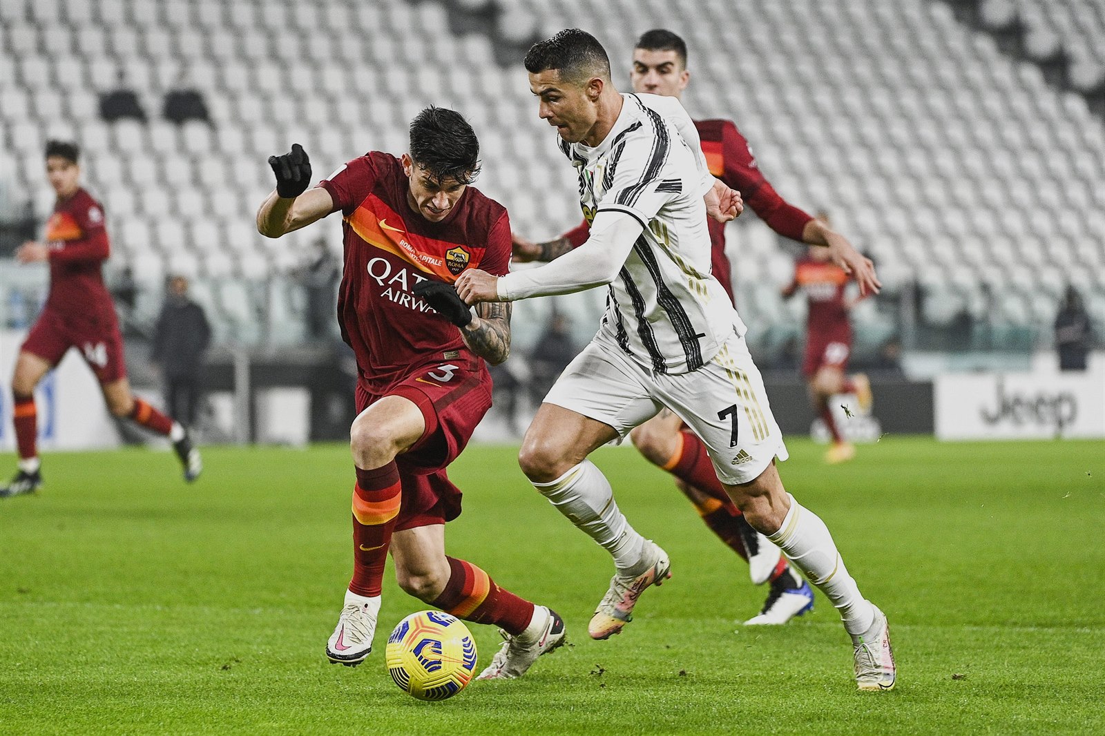 Juventus díky Ronaldovi zdolal AS Řím, Atalanta neudržela vedení 3:0