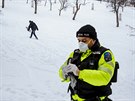 Mstsk policie pijela a vyhnala z petnskch svah lyae, snowboardisty i...