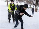 Mstská policie pijela a zasahuje u petínských svah. (9. února 2021)