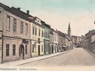 Dolnobranskou ulici v Novém Jiín historicky lemovaly domy po obou stranách....