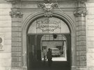 V roce 1977 se Kobliná ulice, v ní sídlila brnnská Knihovna Jiího Mahena,...