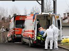 Des�tky pacient� p�evezli z�chran��i z Chebu a Sokolova do nemocnic v jin�ch...