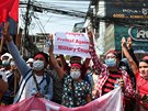 V Rangúnu v Barm se protestovalo proti vojenskému pevratu. (6. února 2021)