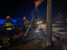Po nehod v Dobanech na Plzesku skonilo auto na stee. Posádka od kolize...