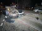 Po nehod v Dobanech na Plzesku skonilo auto na stee. Posádka po kolizi...