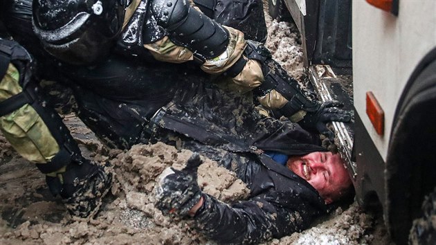 Moskva. Policejní zákrok na opozi�ní demonstraci na podporu Alexeje Navalného...