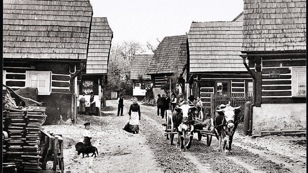Krkonošské roubenky ve Zvědavé ulici v Jilemnici roce 1907