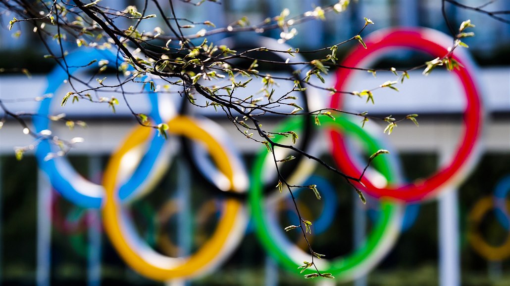 Olympijské kruhy u vstupu na editelství Mezinárodního olympijského výboru v...