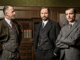 Hlavní hrdinové seriálu Zlo�iny Velké Prahy v podání Jaroslava Plesla, Ji�ího...