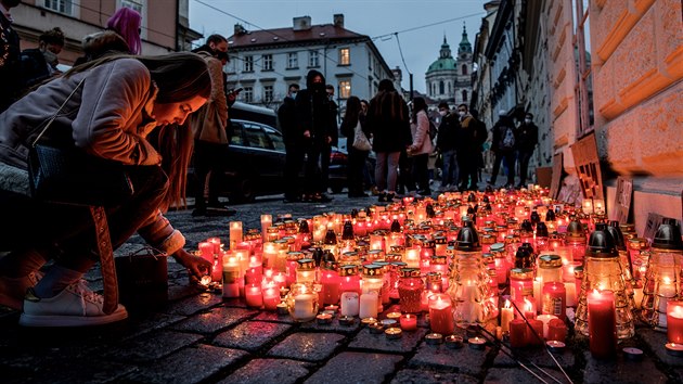 Studenti chtj po ministerstvu upravt maturity. Zruen slohovch prac podle nich nen adekvtn. (5. nora 2021)