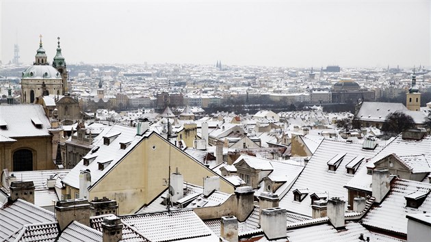 V Praze je zatím výstraha ledovky na nízkém stupni, oproti jiným oblastem v tuzemsku. I přesto meteorologové doporučují sledovat zpravodajství při cestování a dbát zvýšené opatrnosti. (7. února 2021)