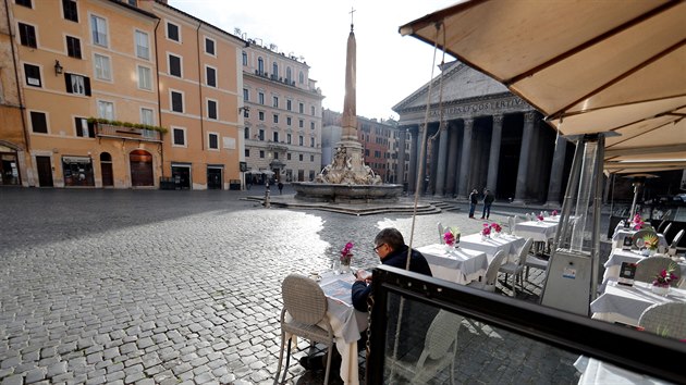 Itálie uvolnila některá epidemická opatření, otevřela restaurace a muzea. (1. února 2020)