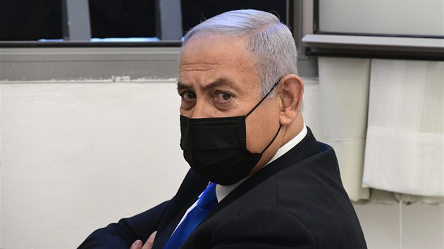 Izraelsk premir Benjamin Netanjahu obalovan z korupce stanul ped soudem v Jeruzalm. (8. nora 2021)