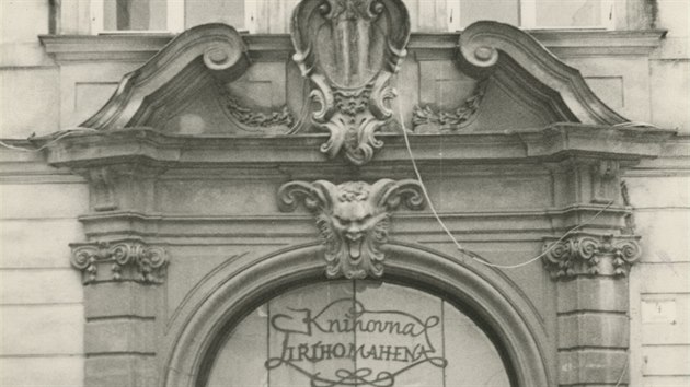 V roce 1977 se Kobližná ulice, v níž sídlila brněnská Knihovna Jiřího Mahena, ještě jmenovala Gagarinova.