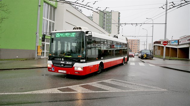 Na Pálavské náměstí na brněnských Vinohradech nyní jezdí jen trolejbusy a autobusy. Podle nového plánu tu má vyústit tramvajový tunel.
