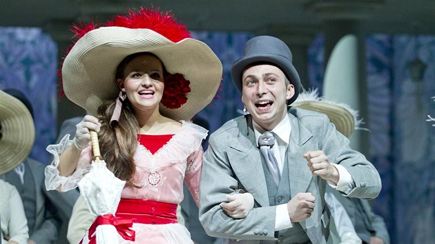 V plzeňském Novém divadle se odehrály zkoušky nové verze muzikálu My Fair Lady. V roli Lízy se představila Charlotte Režná, Freddyho Eynsford-Hilla si zahrál Martin Holec.
