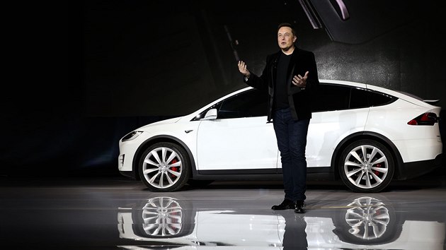 Elon Musk s Teslou X, model SUV