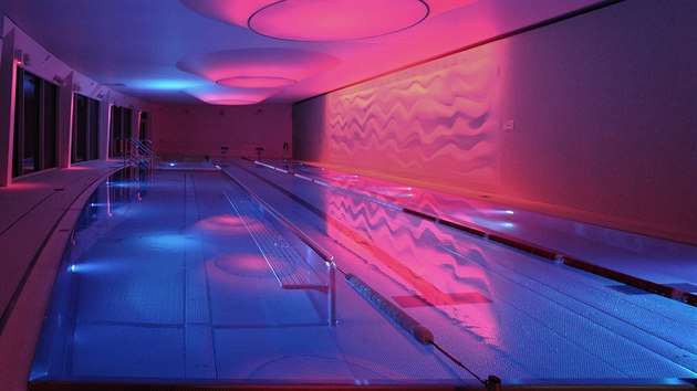 Broumov: Vodní svět hotelu Veba nabízí nejen plavecký bazén, ale také vířivky, sauny nebo rozmazlovací zážitkové sprchy.