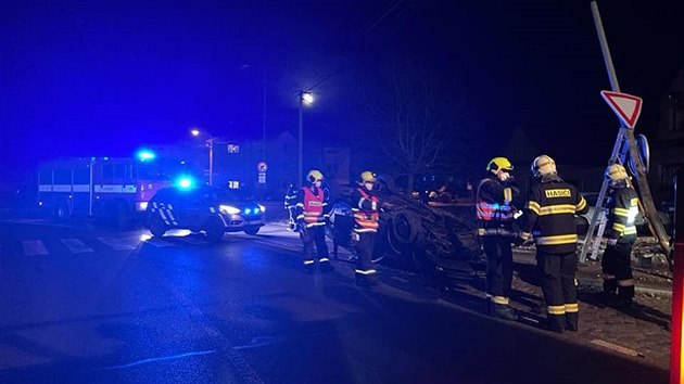 Nehoda osobního auta v Dobřanech na Plzeňsku.