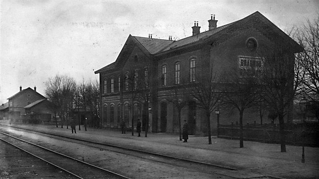 Stanice Broumov v dobách Rakouska-Uherska. Foto pochází ze staniční kroniky