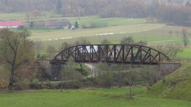 Největší stavba na trati, ocelový most přes řeku Stěnavu GPS: 50.5511167N,...