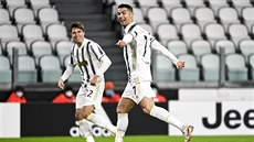 Cristiano Ronaldo z Juventusu se raduje ze vstelené branky v zápase proti AS...