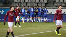 Fotbalisté Olomouce se radují z gólu proti Spart.