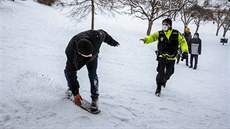 Mstská policie pijela a zasahuje u petínských svah (9.února 2021)