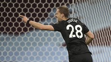 Tomáš Souček z West Hamu slaví v utkání s Aston Villou svůj osmý gól sezony v...