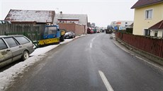 Snímek k nehod autobusu, ke které dolo v úterý na silnici . III/4451 mezi...