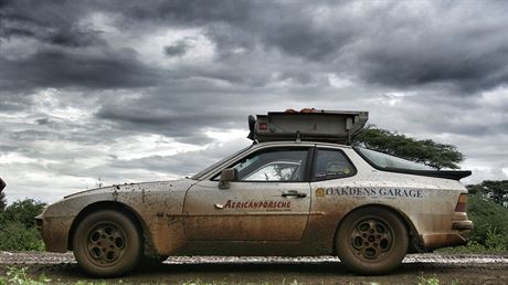 S Porsche 944 napí Afrikou