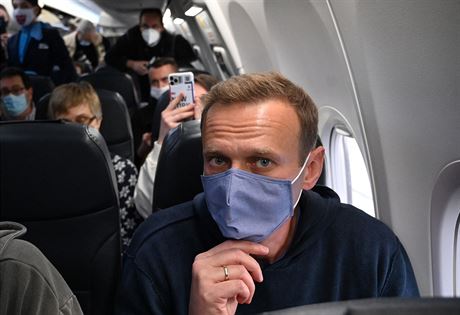 Za velkého zájmu noviná, opustil Alexej Navalnyj