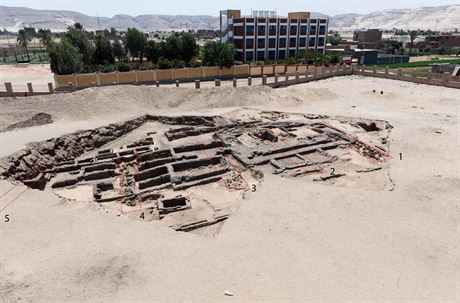 V Egypt objevili pt tisíc let starý pivovar. Archeologové ho nali v lokalit...