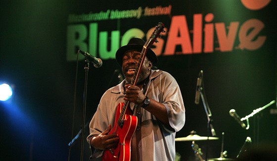 Vítězové Blues Aperitiv vystoupí na šumperském festivalu, na kterém se představila řada velkých jmen žánru blues (na snímku Lurrie Bell, jehož album Can’t Shake This Feeling bylo nominováno na cenu Grammy).