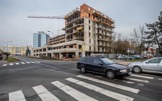 Nový bytový d�m na hradeckém Slezském P�edm�stí (5. února 2021)