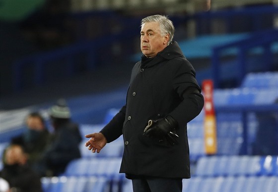 Carlo Ancelotti, trenér fotbalist Evertonu.