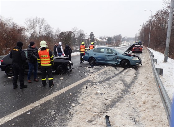 V Ostravě dnes řešili řetězovou nehodu.