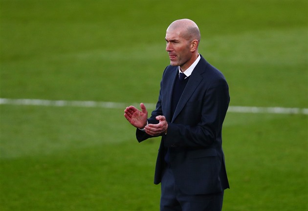 Fotbalové přestupy ONLINE: Zidane už oficiálně vede Francii, Chelsea cílí na veterány