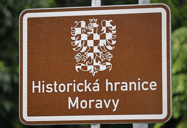 Hranice oddělí Čechy a Moravu. Žertu historiků se chopili politici