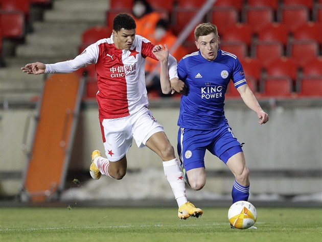 Slavia - Leicester 0:0  po půli, v útočném duelu mají příležitosti oba týmy